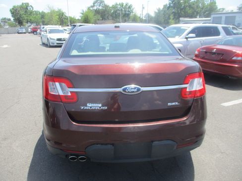 Used 2012 Ford Taurus SEL image 5
