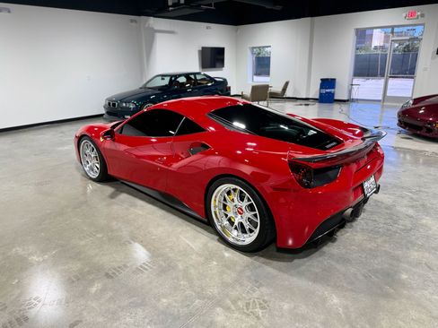 Used 2016 Ferrari 488 GTB image 6