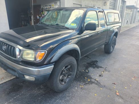Used 2004 Toyota Tacoma image 3