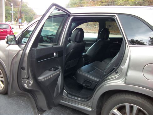 Used 2015 Kia Sorento SX image 6