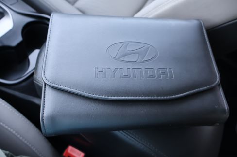 Used 2019 Hyundai Santa Fe XL SE image 34