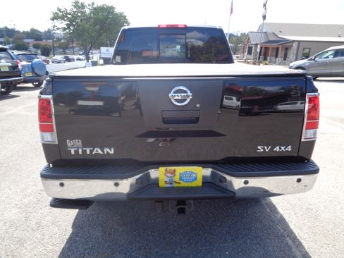 Used 2012 Nissan Titan SV image 11