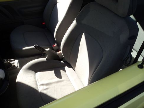 Used 1998 Volkswagen Beetle image 5