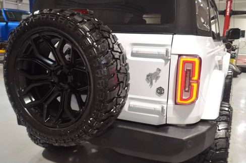 Used 2023 Ford Bronco Outer Banks image 9