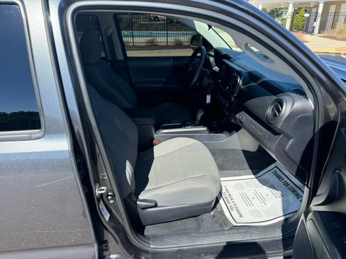 Used 2020 Toyota Tacoma SR image 22