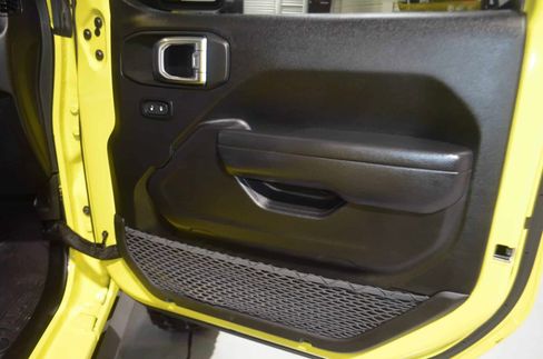 Used 2023 Jeep Gladiator Willys image 24