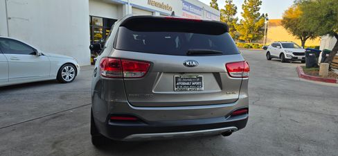 Used 2016 Kia Sorento EX-L image 11