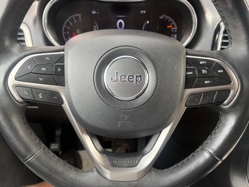 Used 2019 Jeep Grand Cherokee Limited image 17
