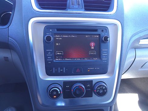 Used 2013 GMC Acadia SLE image 16