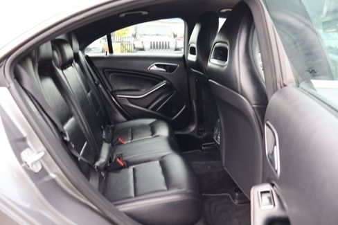 Used 2014 Mercedes-Benz CLA 250 image 14