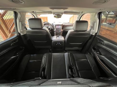 Used 2020 Chevrolet Suburban LT image 22