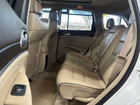 Used 2015 Jeep Grand Cherokee Overland image 11