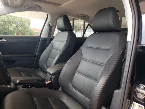 Used 2012 Volkswagen Jetta SE image 16