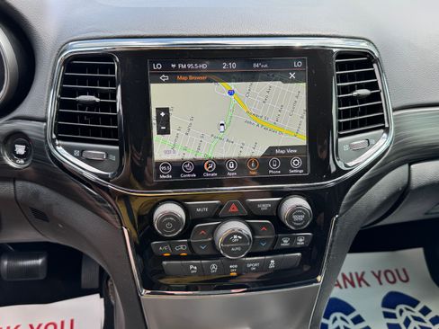 Used 2021 Jeep Grand Cherokee Laredo X image 26