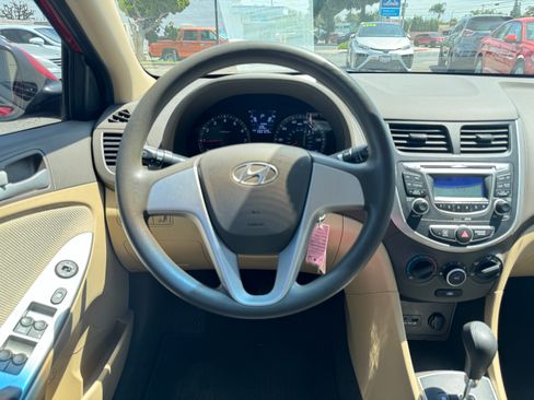 Used 2012 Hyundai Accent GLS image 22