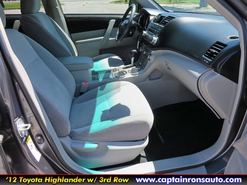 Used 2012 Toyota Highlander LE image 8