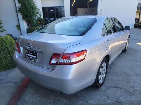 Used 2010 Toyota Camry image 8
