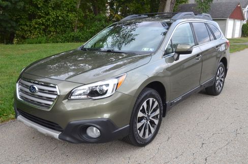Used 2017 Subaru Outback 2.5i Limited image 2