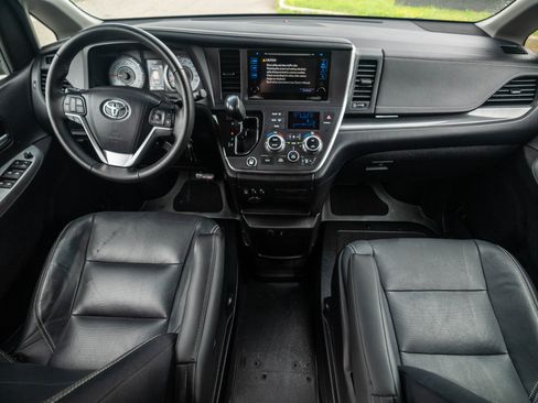 Used 2015 Toyota Sienna SE image 26