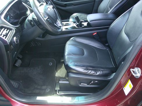 Used 2015 Ford Edge Titanium image 11