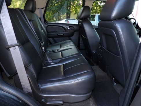 Used 2014 Chevrolet Tahoe LT image 16
