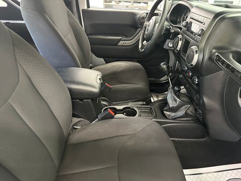 Used 2015 Jeep Wrangler Sport image 15