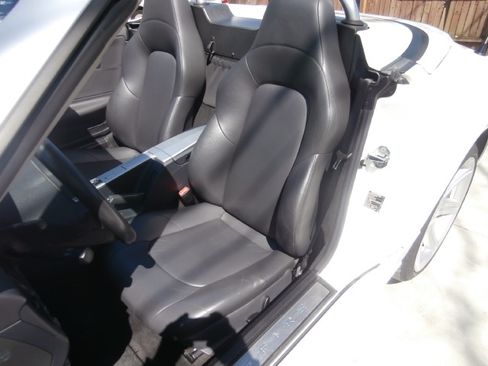 Used 2005 Chrysler Crossfire Limited image 24