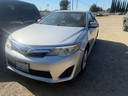 Used 2013 Toyota Camry L image 3