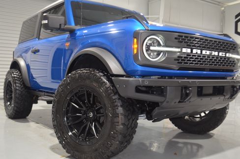 Used 2021 Ford Bronco Badlands image 3