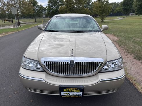 Used 2007 Lincoln Town Car Signature image 26