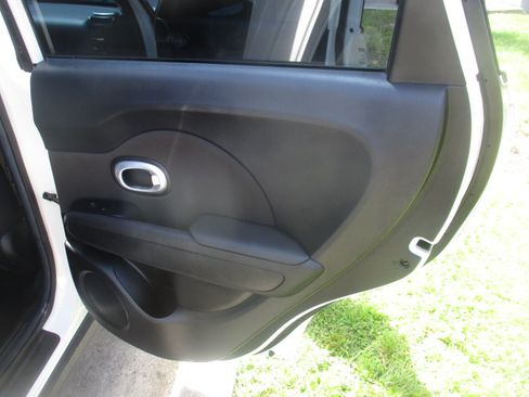 Used 2016 Kia Soul image 10