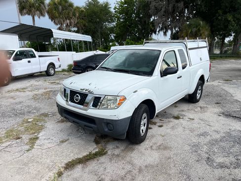 Used 2015 Nissan Frontier XE image 4