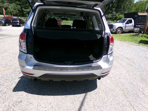 Used 2011 Subaru Forester 2.5X Premium image 8