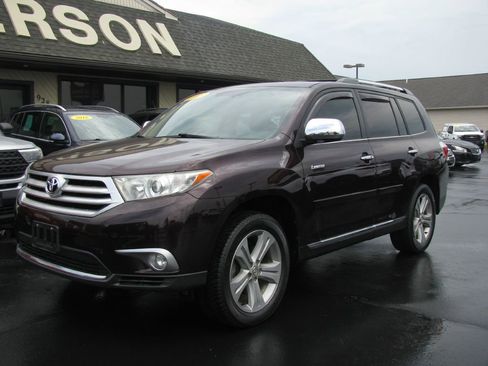 Used 2013 Toyota Highlander Limited image 2