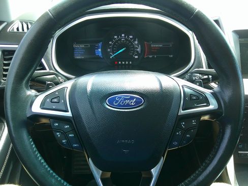 Used 2015 Ford Edge Titanium image 20