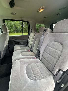 Used 2005 Ford Explorer XLT image 11