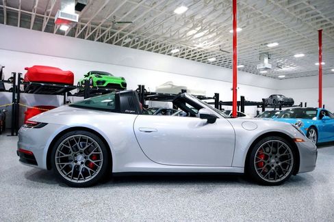 Used 2021 Porsche 911 Targa 4S image 8