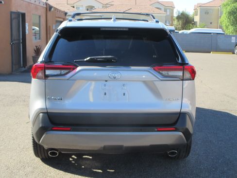 Used 2021 Toyota RAV4 Limited image 13