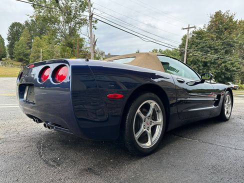 Used 2001 Chevrolet Corvette image 4