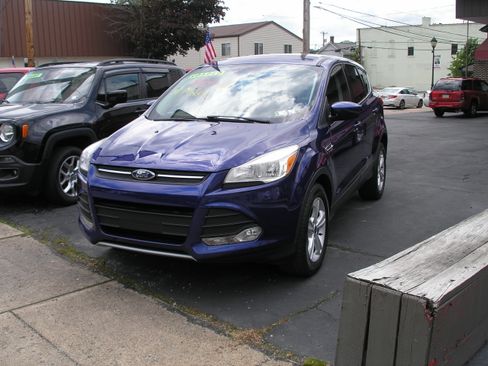 Used 2016 Ford Escape SE image 2