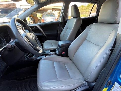 Used 2017 Toyota RAV4 LE image 11