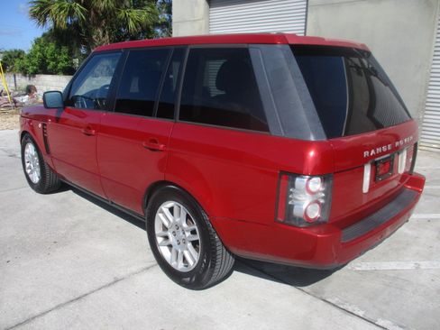 Used 2012 Land Rover Range Rover HSE image 4