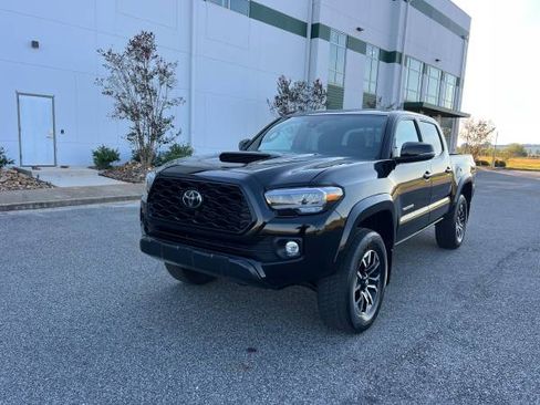 Used 2023 Toyota Tacoma TRD Sport image 3