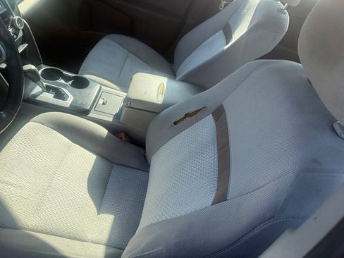 Used 2013 Toyota Camry L image 5
