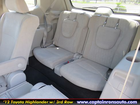 Used 2012 Toyota Highlander LE image 12