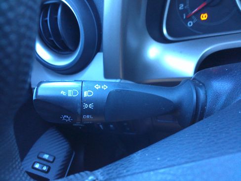 Used 2015 Toyota RAV4 LE image 29