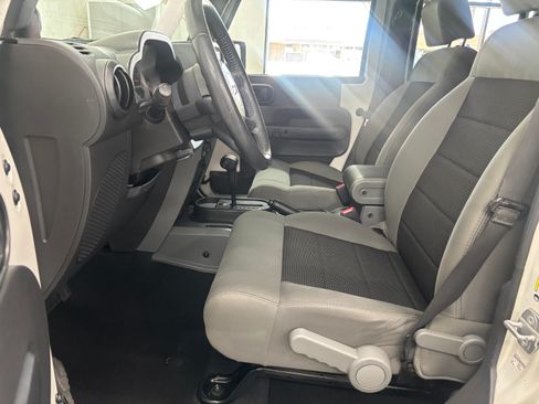 Used 2010 Jeep Wrangler Unlimited Sport image 11