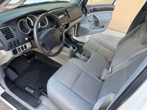 Used 2011 Toyota Tacoma image 23