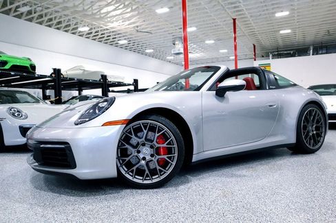 Used 2021 Porsche 911 Targa 4S image 4