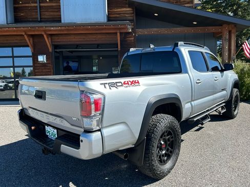 Used 2022 Toyota Tacoma TRD Off-Road image 6
